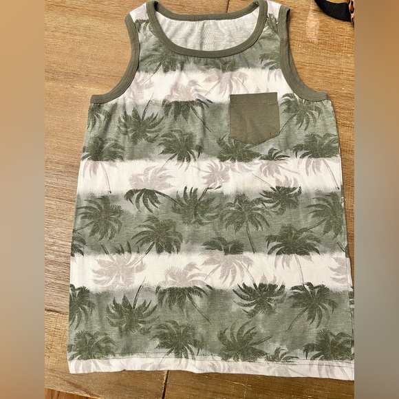 Boys children’s place tank top - Picture 2 of 2